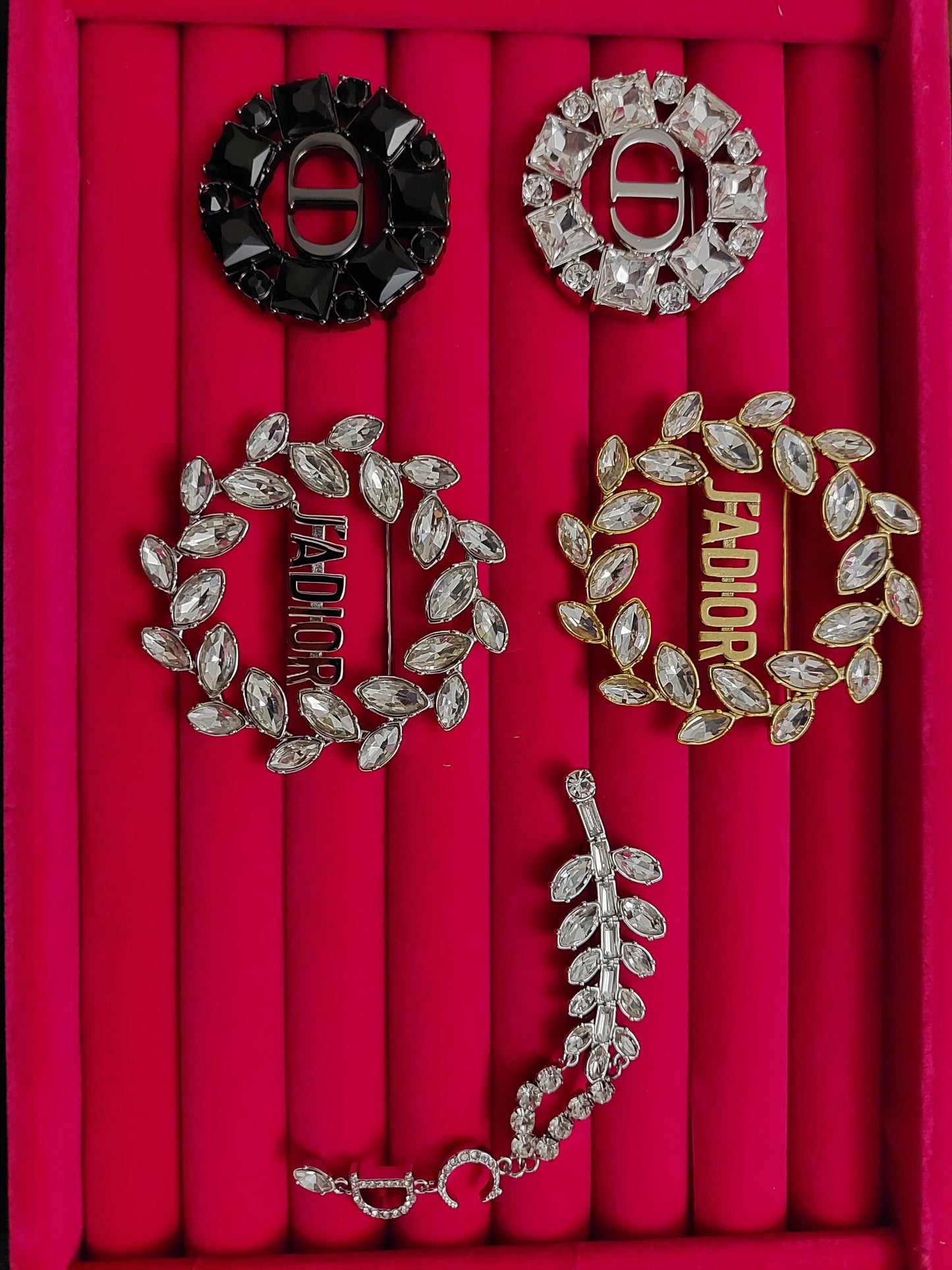 Broche Dior