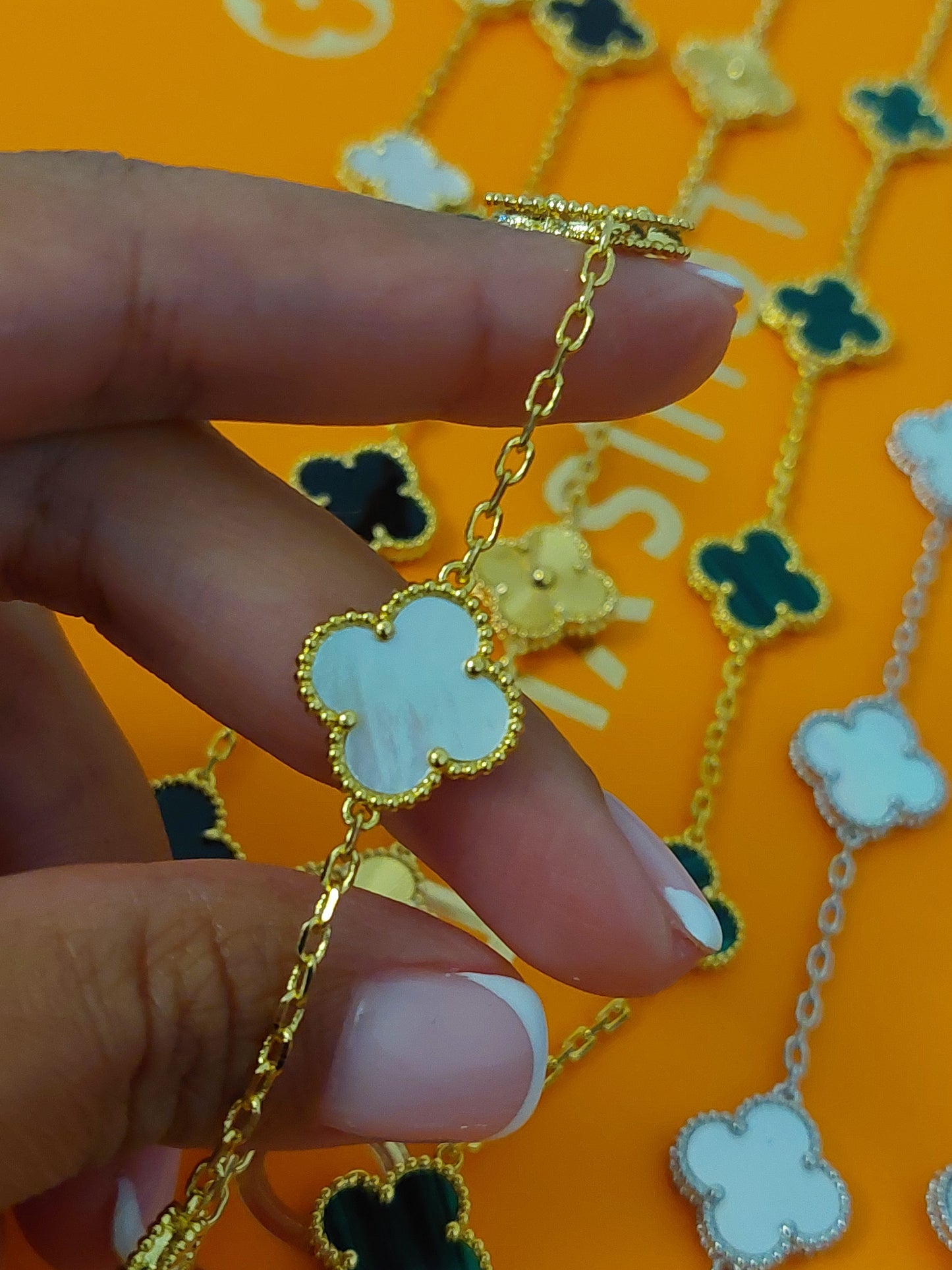 Collier 10 fleurs vca