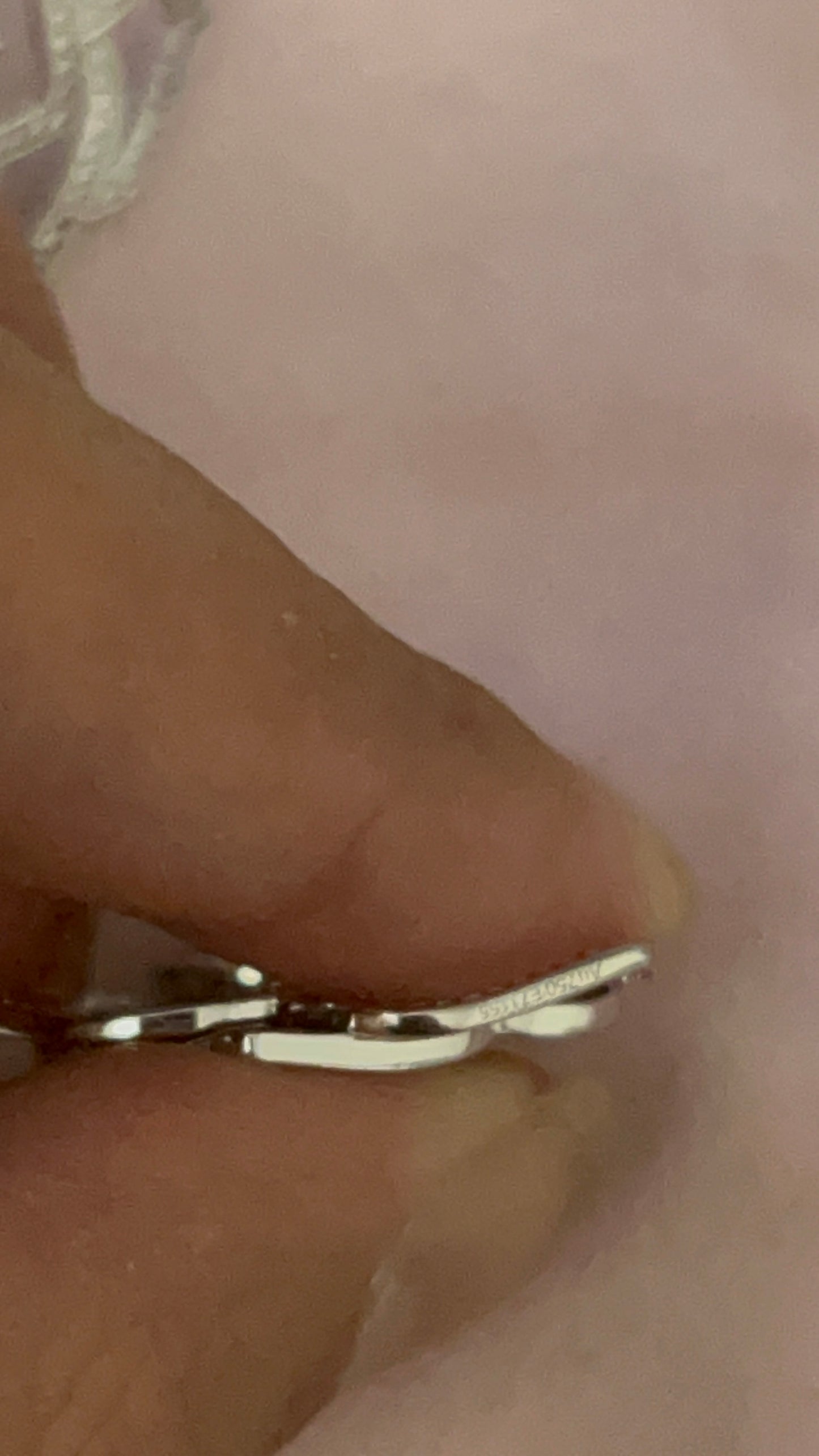 Boucle d’oreille piageT rose