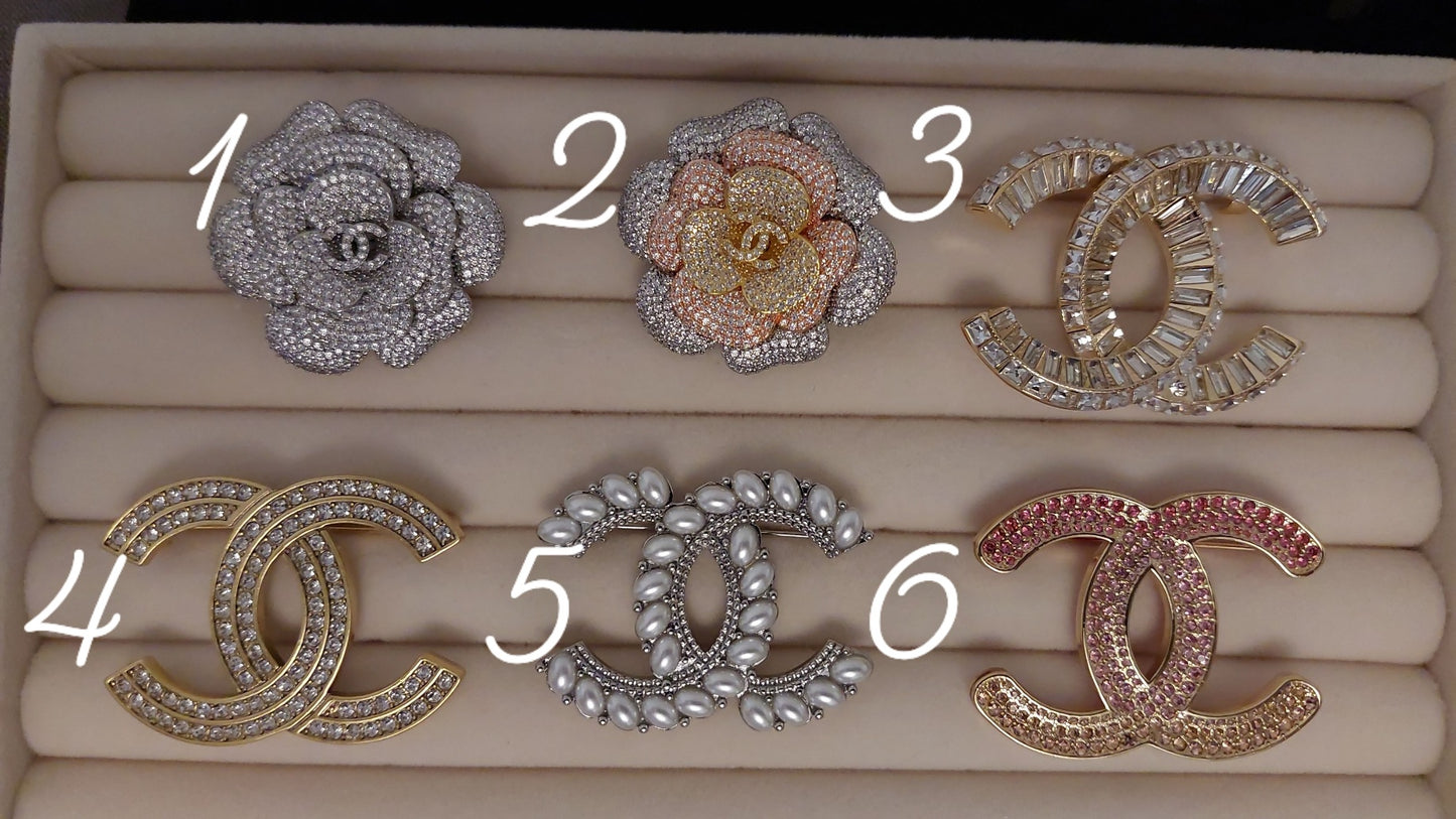 Broche cc