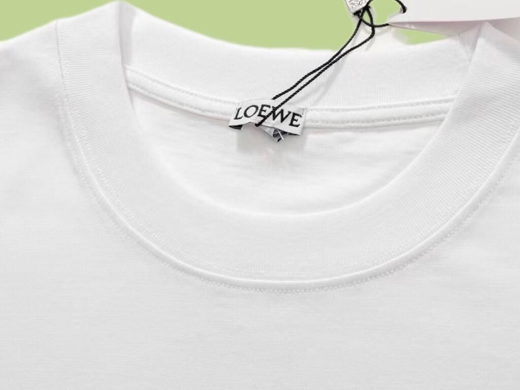 D. T-shirt loewe