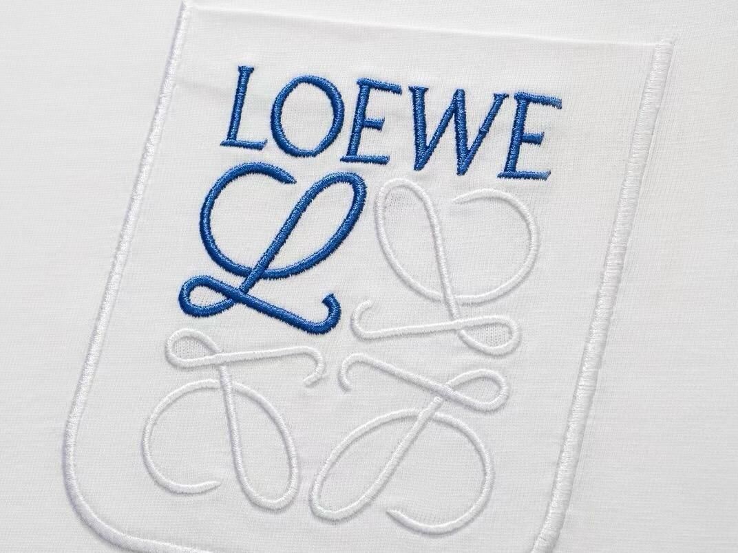 D. T-shirt loewe