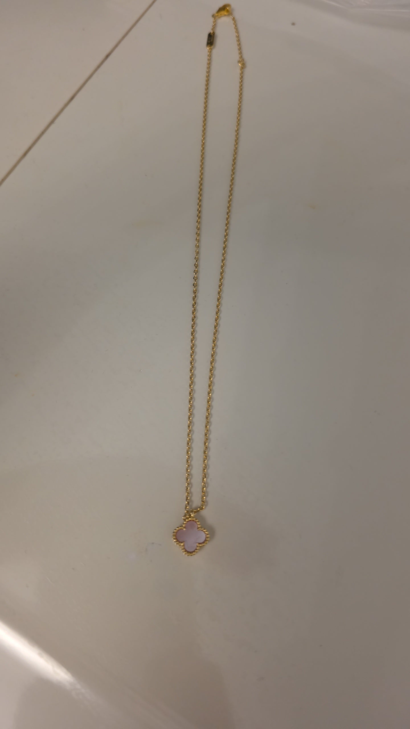 collier mini vca rose nacré
