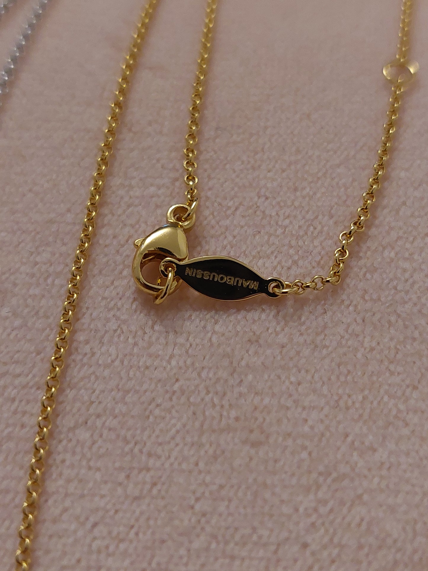 Collier c of love