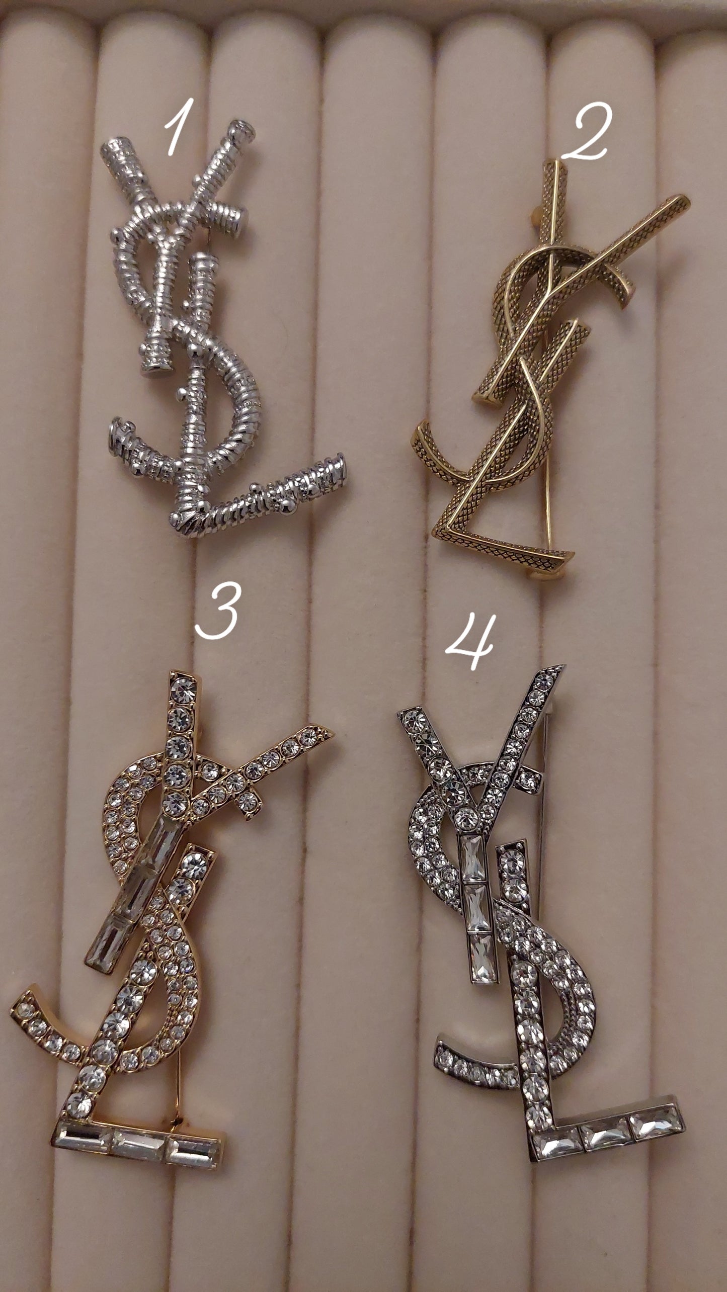 Broche ysl