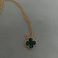 Collier vert vca 1 fleur