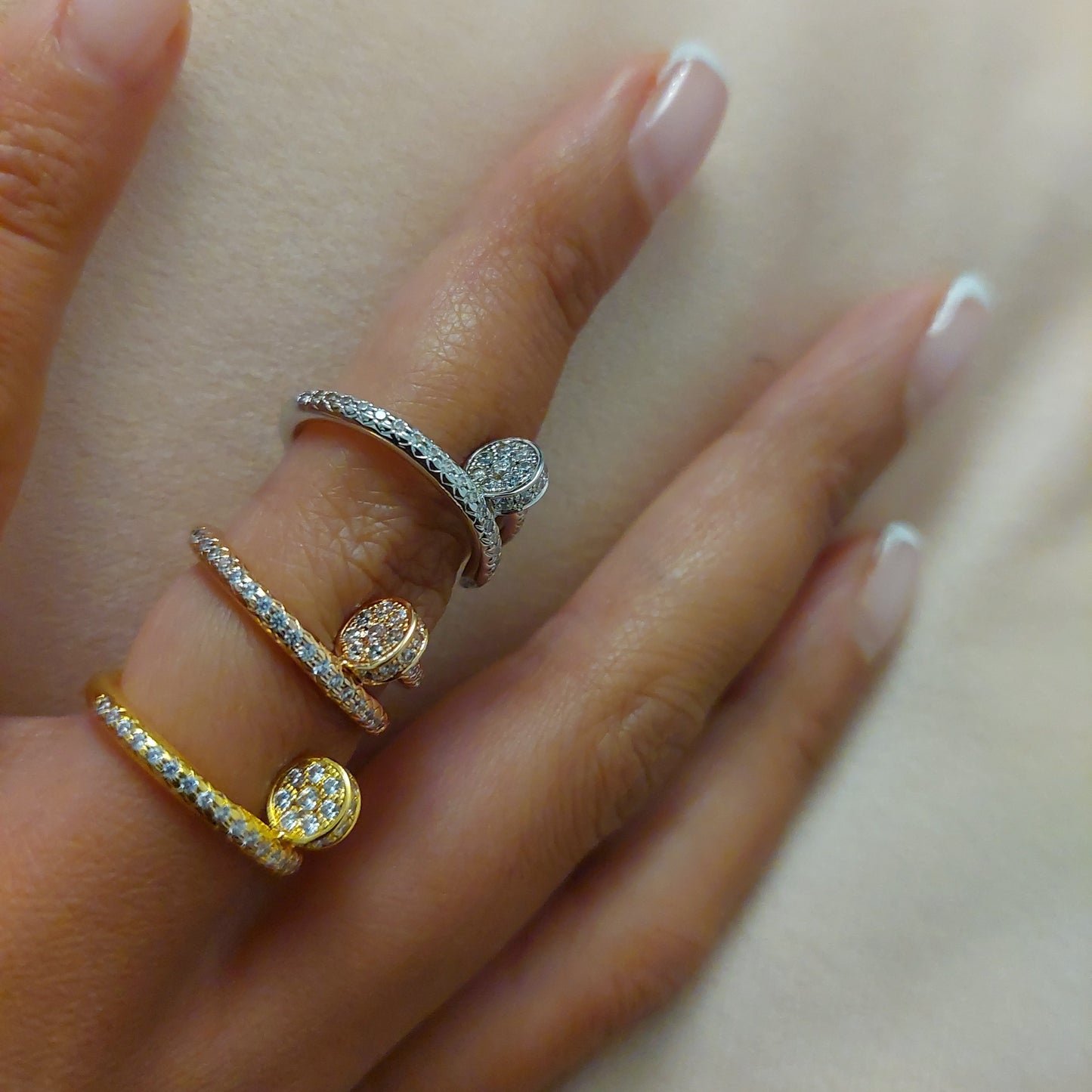 Bague clou full strass