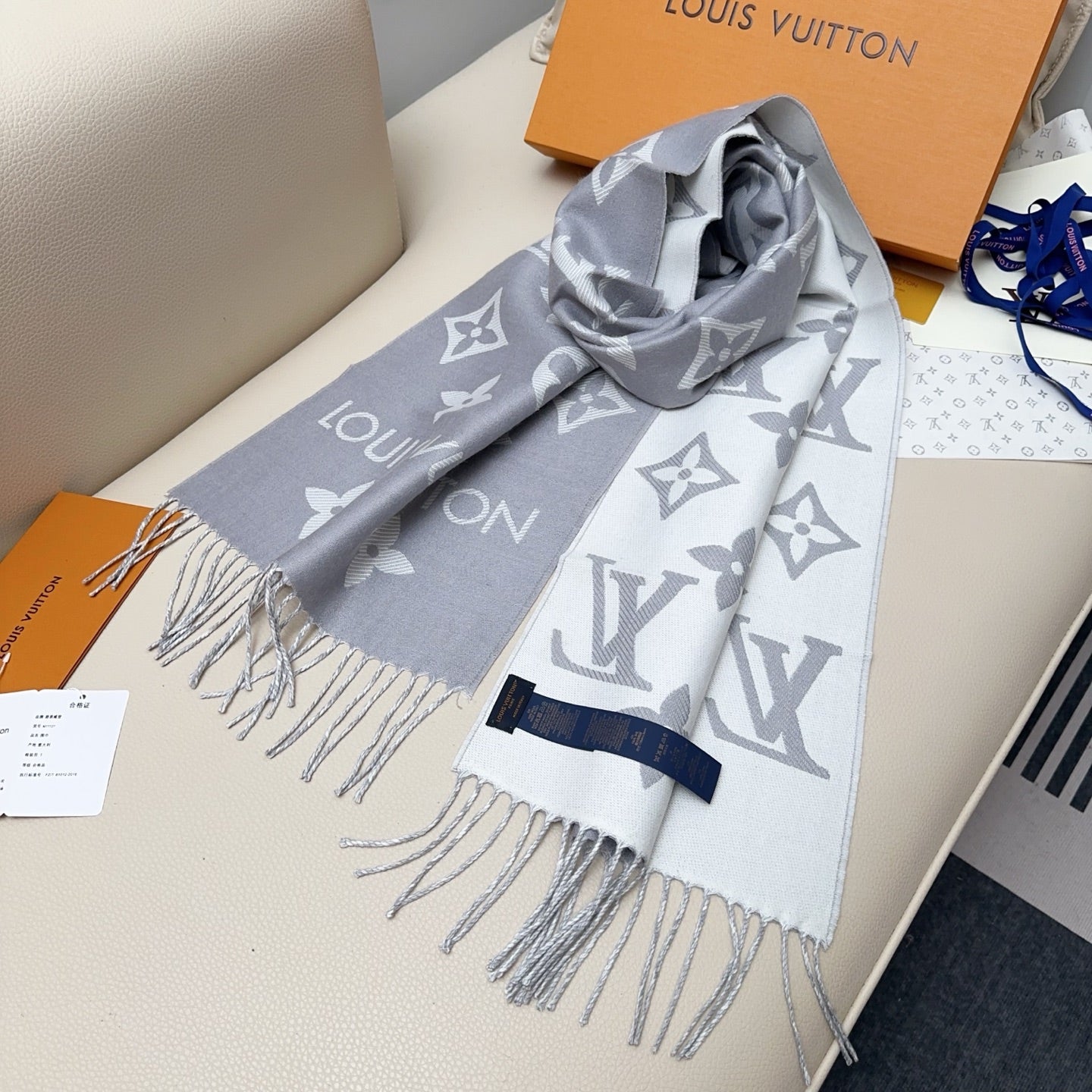 Écharpe LV