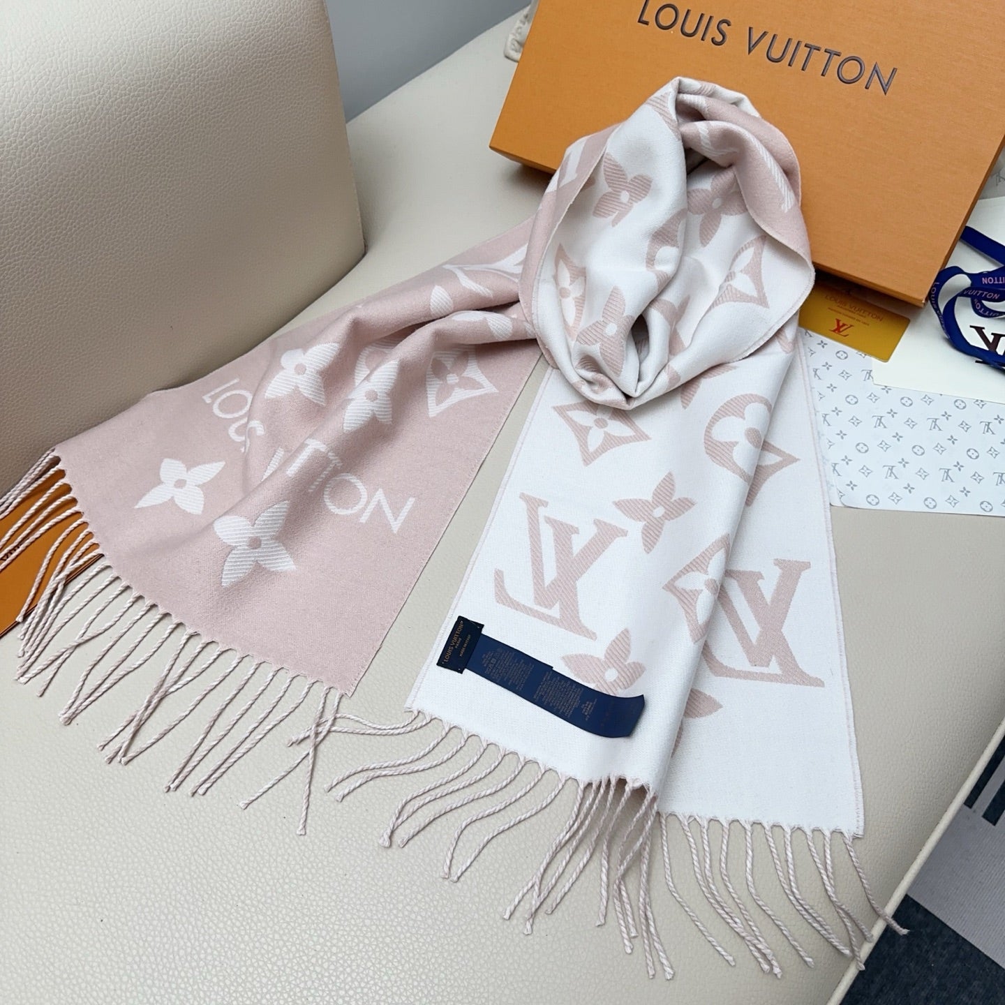 Écharpe LV