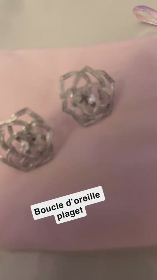 Boucle d’oreille piageT rose