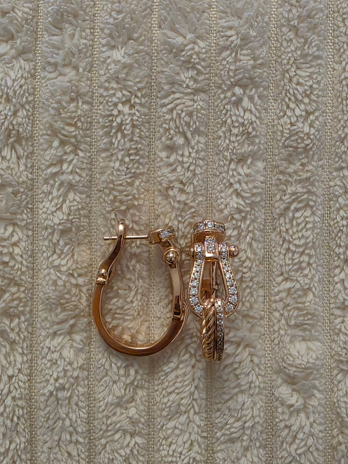 boucle d'oreille F.red rise